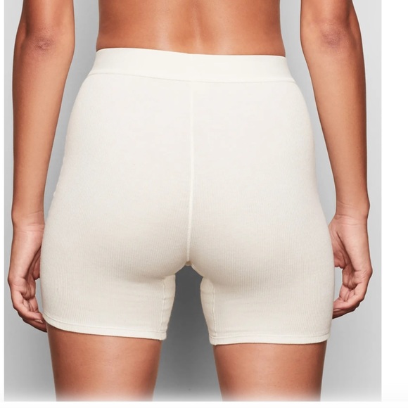 Skims COTTON RIB BOXER - Picture 6 of 7